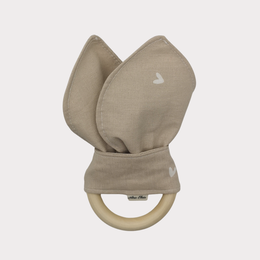 Bijtring stof beige met witte hartjes