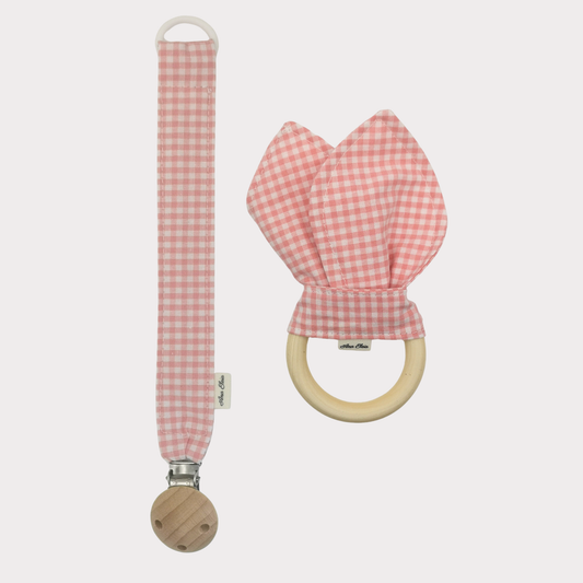 Set met naam bijtring en speenkoord ruit wit met rood